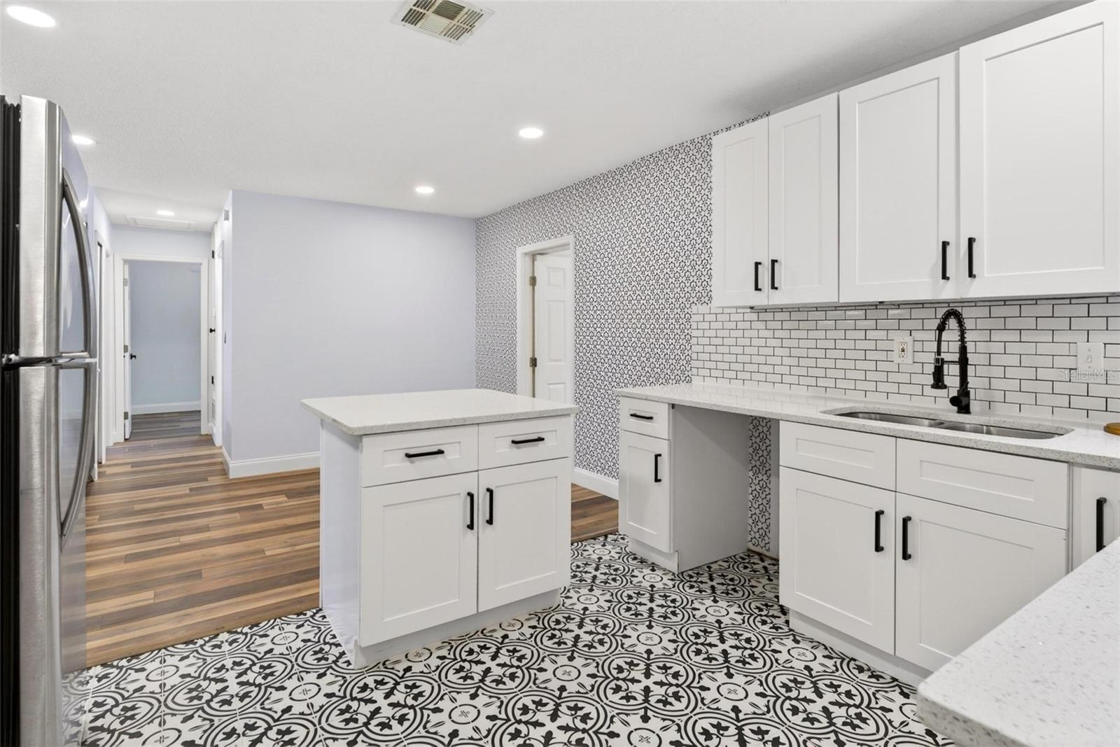 DELTONA LAKES UNIT 01 - Residential