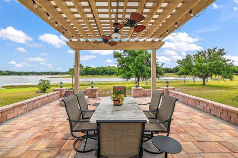 A home in EUSTIS