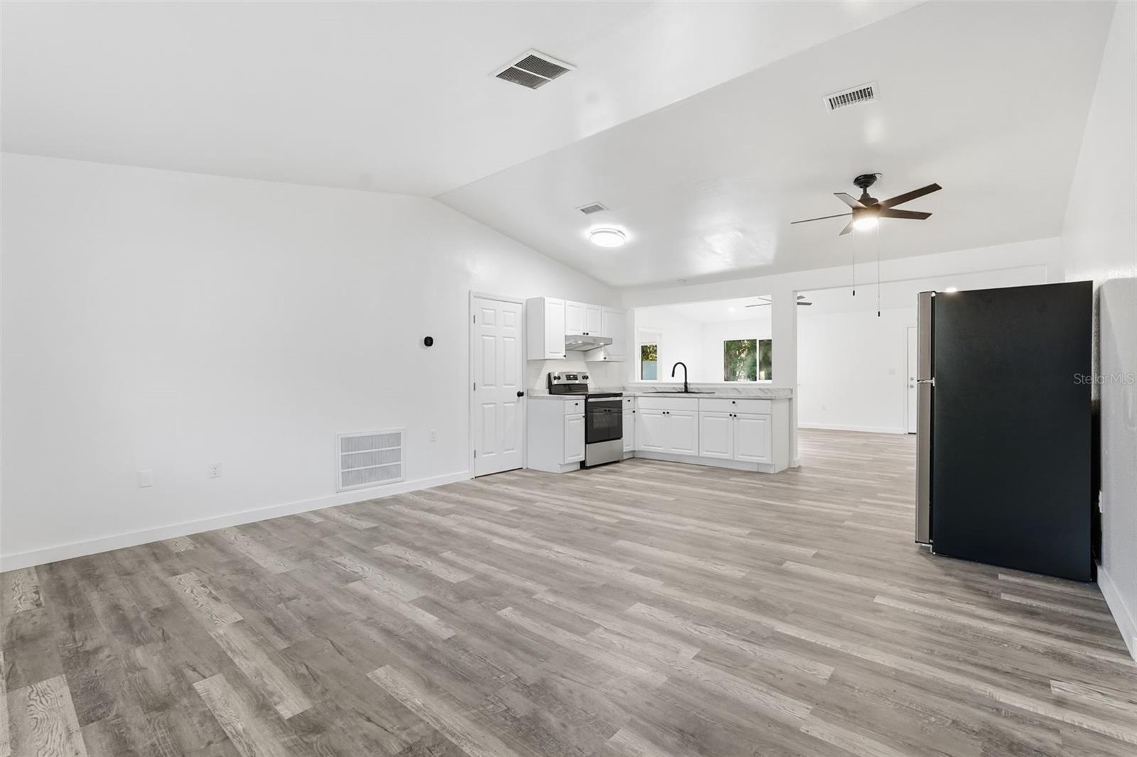 SPRING HILL - Residential