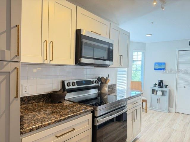 RESIDENCES AT SABAL POINT A CONDO - Residential