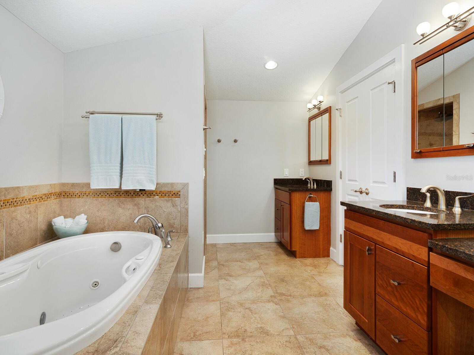 COUNTRY CLUB SHORES SEC 02 - Residential