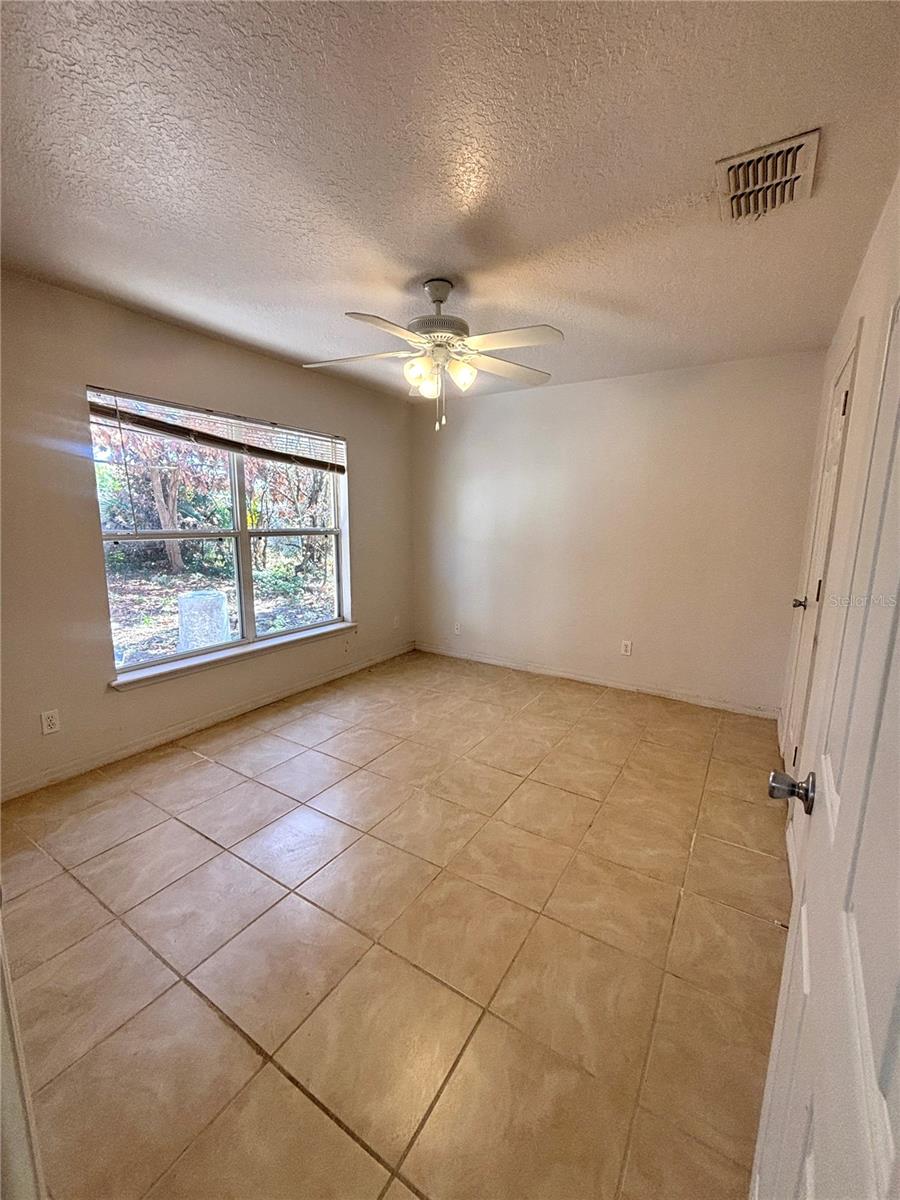 LOT 4 BLK 9 WEATHERSFIELD FIRST ADD PB 12 PG 67 - Residential Lease