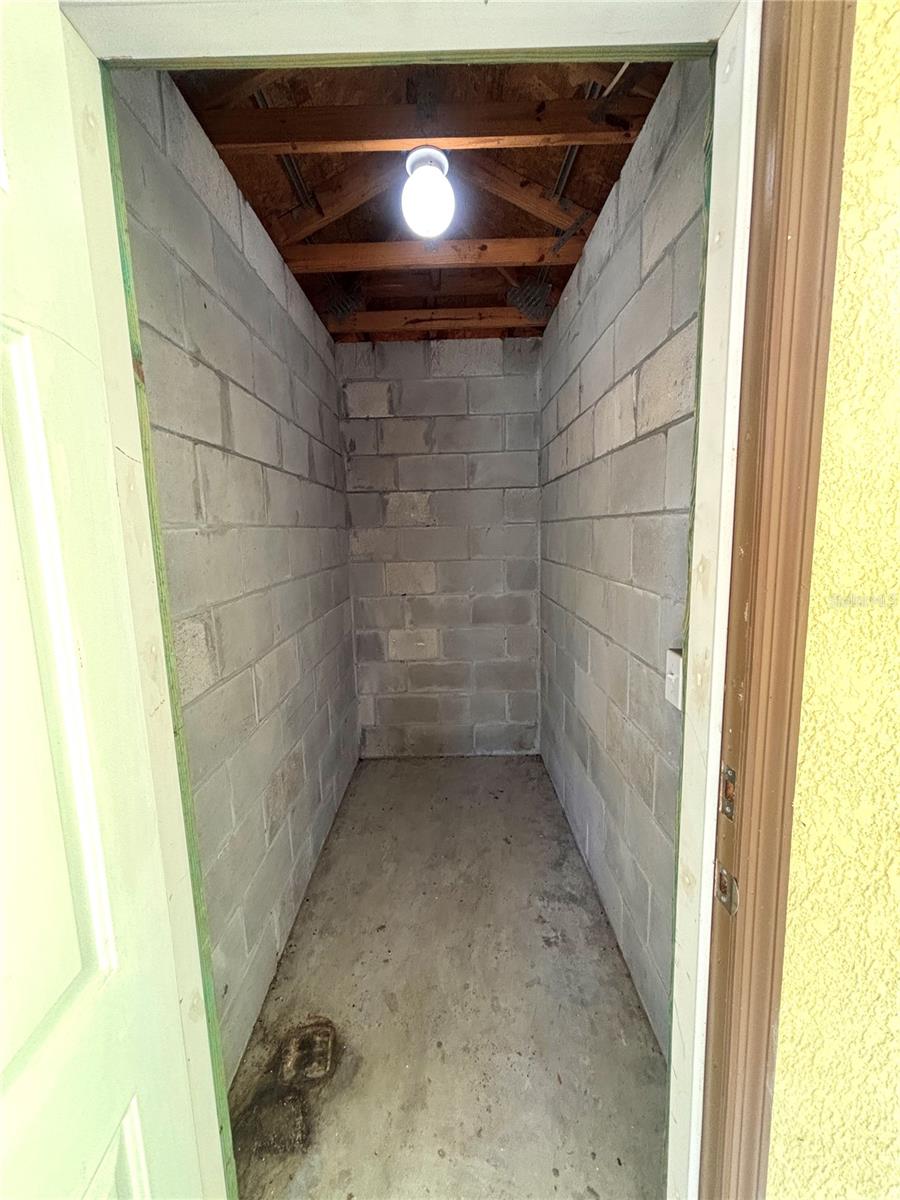 LOT 4 BLK 9 WEATHERSFIELD FIRST ADD PB 12 PG 67 - Residential Lease