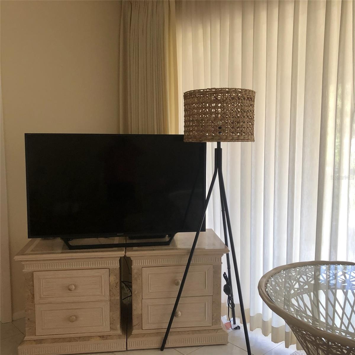 WEDGEWOOD LAKE - Residential Lease