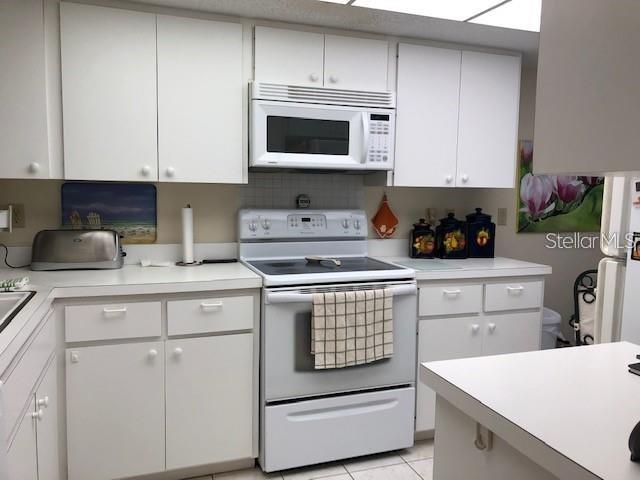 WEDGEWOOD LAKE - Residential Lease