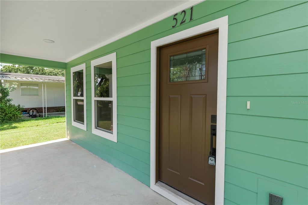 Photo of 521 Skyline Drive E, Lakeland, FL 33801 (MLS # L4964548)