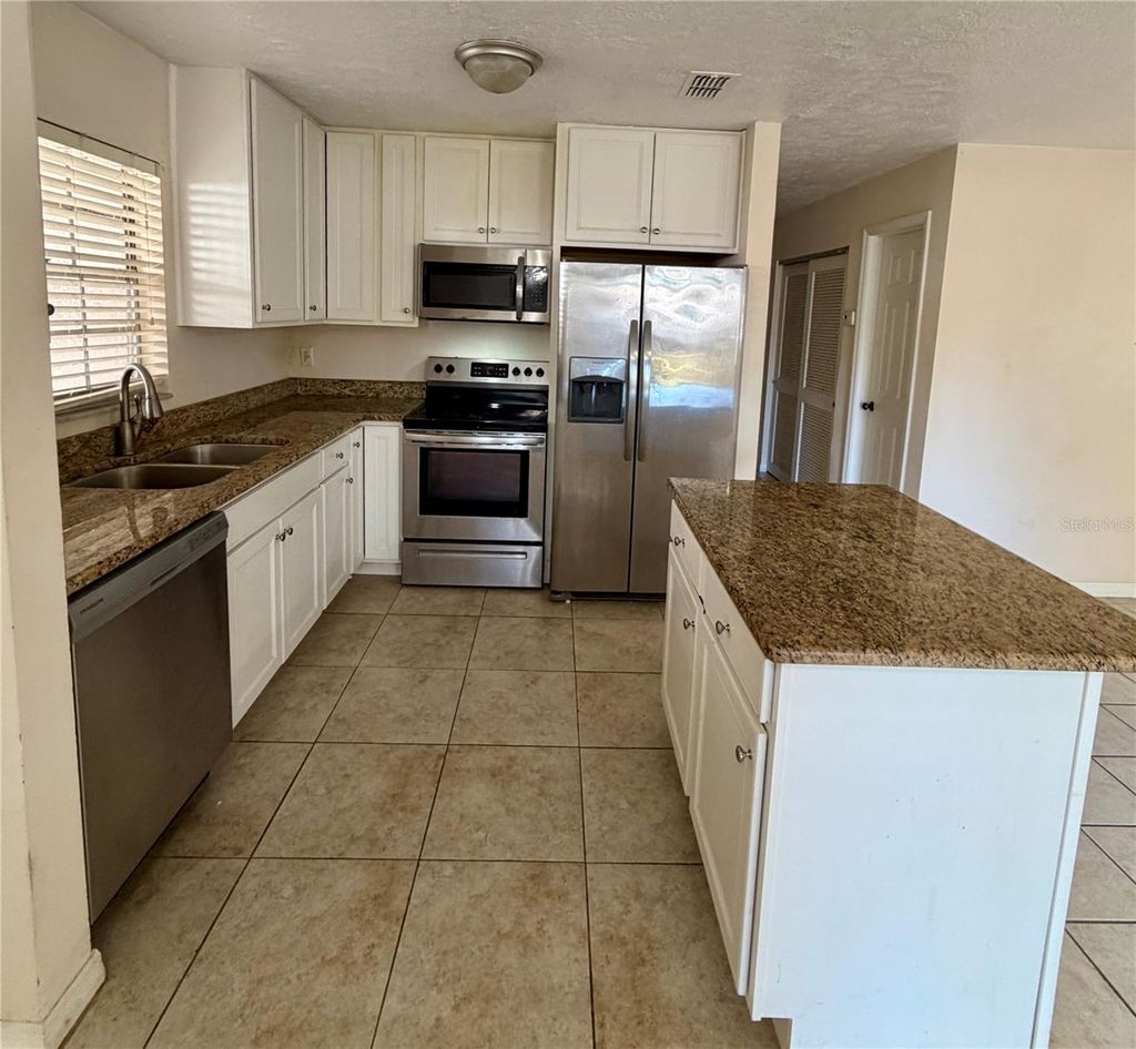 Photo of 5502 S Elkins Avenue, Tampa, FL 33611 (MLS # TB8462608)