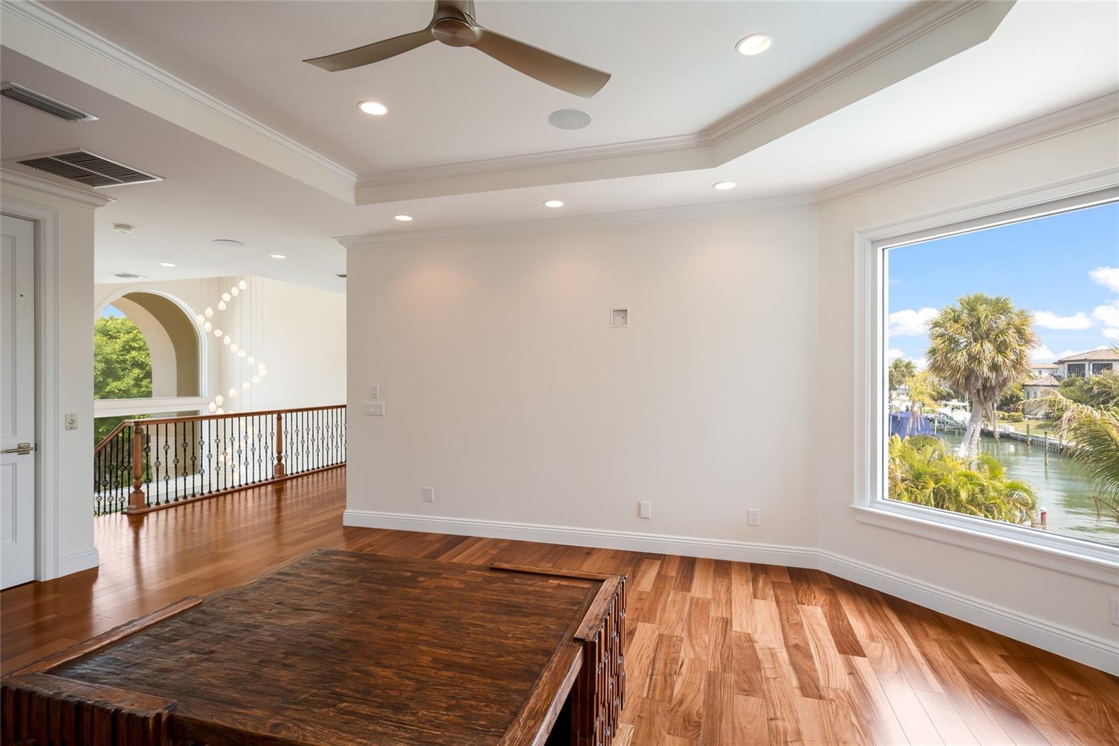 COUNTRY CLUB SHORES - Residential