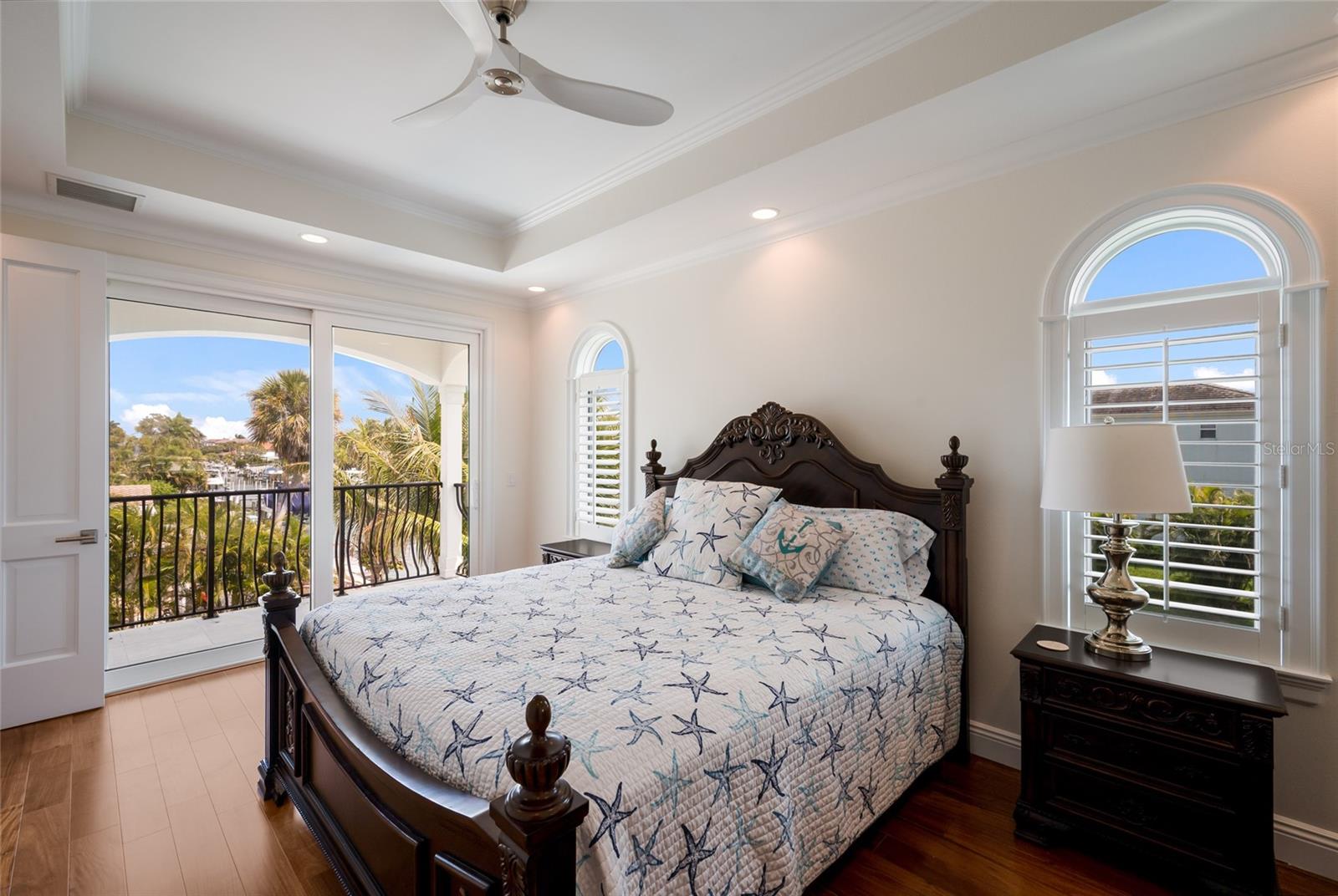 COUNTRY CLUB SHORES - Residential