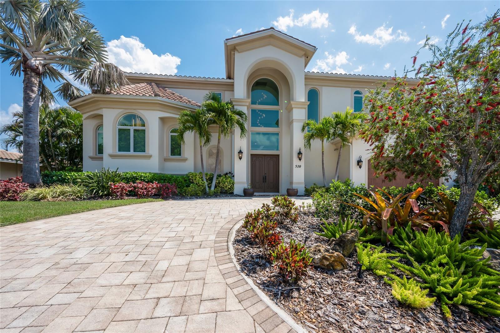 COUNTRY CLUB SHORES - Residential