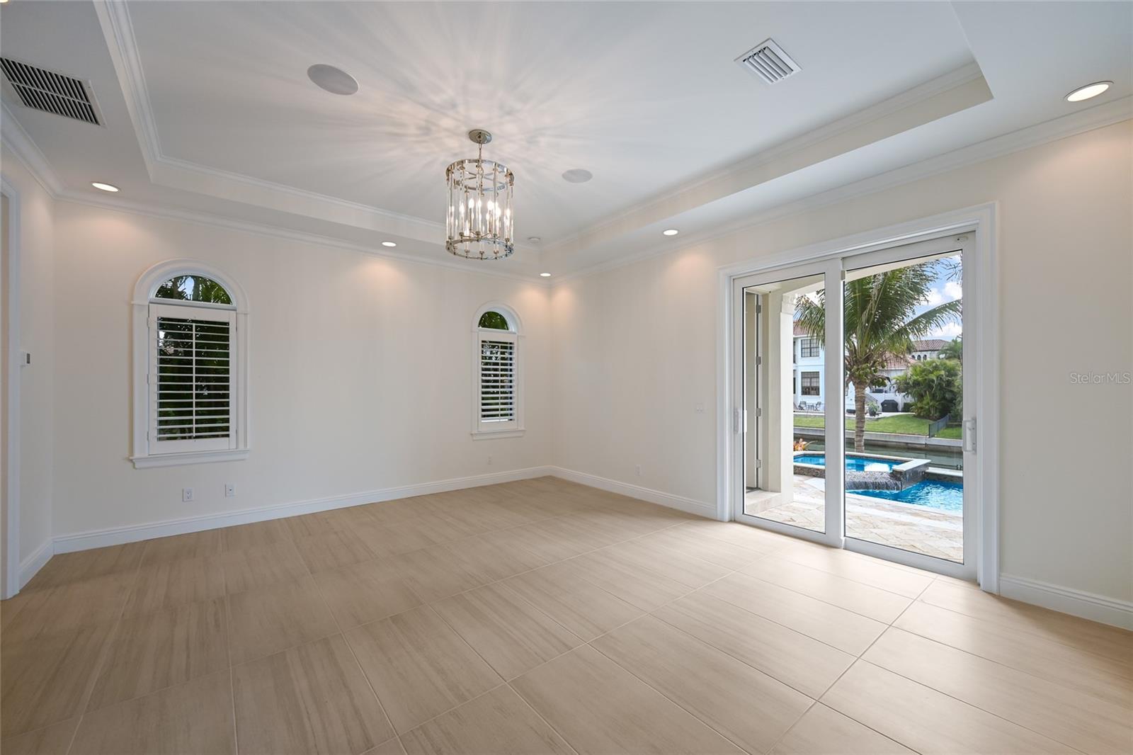 COUNTRY CLUB SHORES - Residential