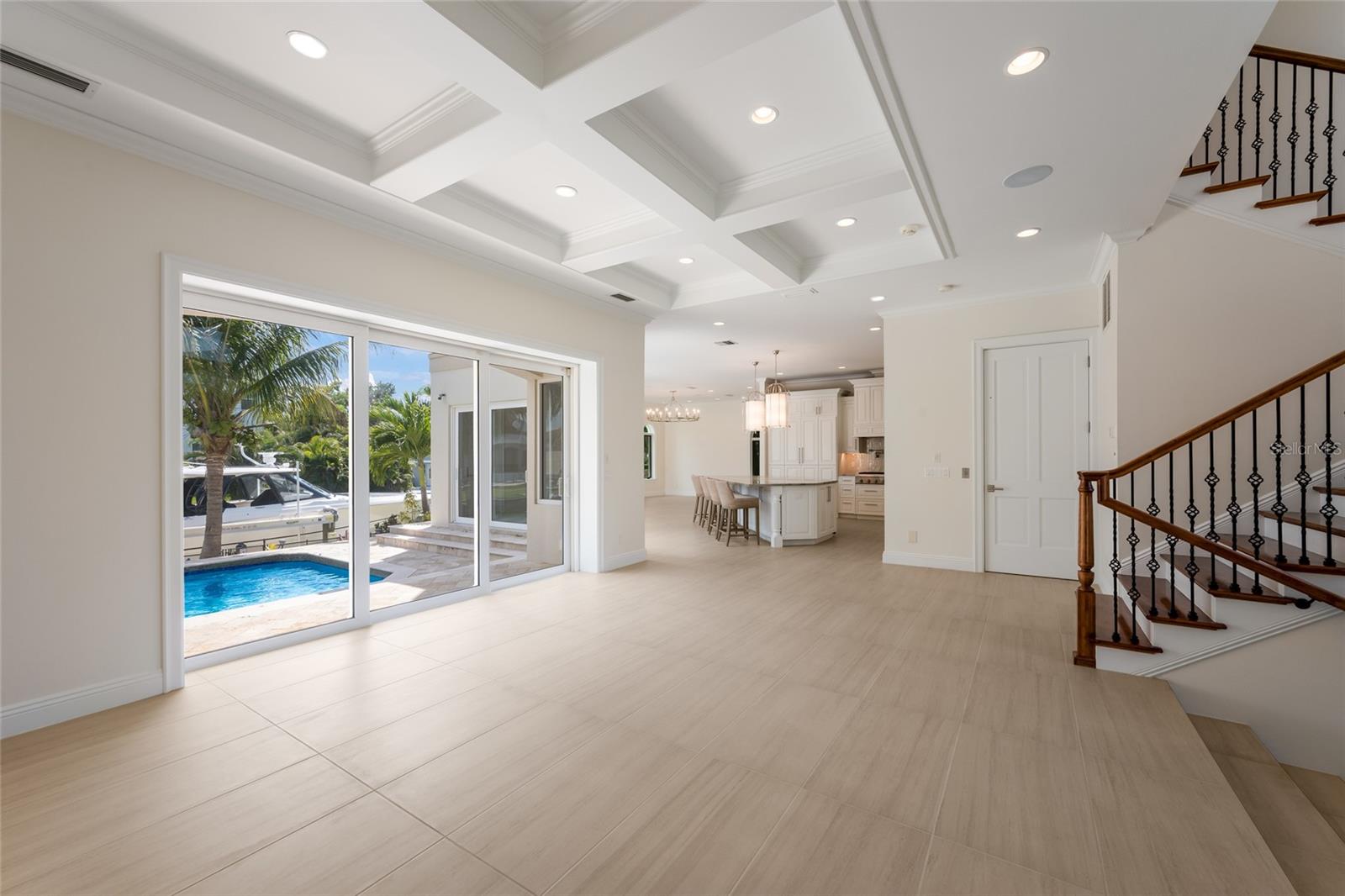 COUNTRY CLUB SHORES - Residential