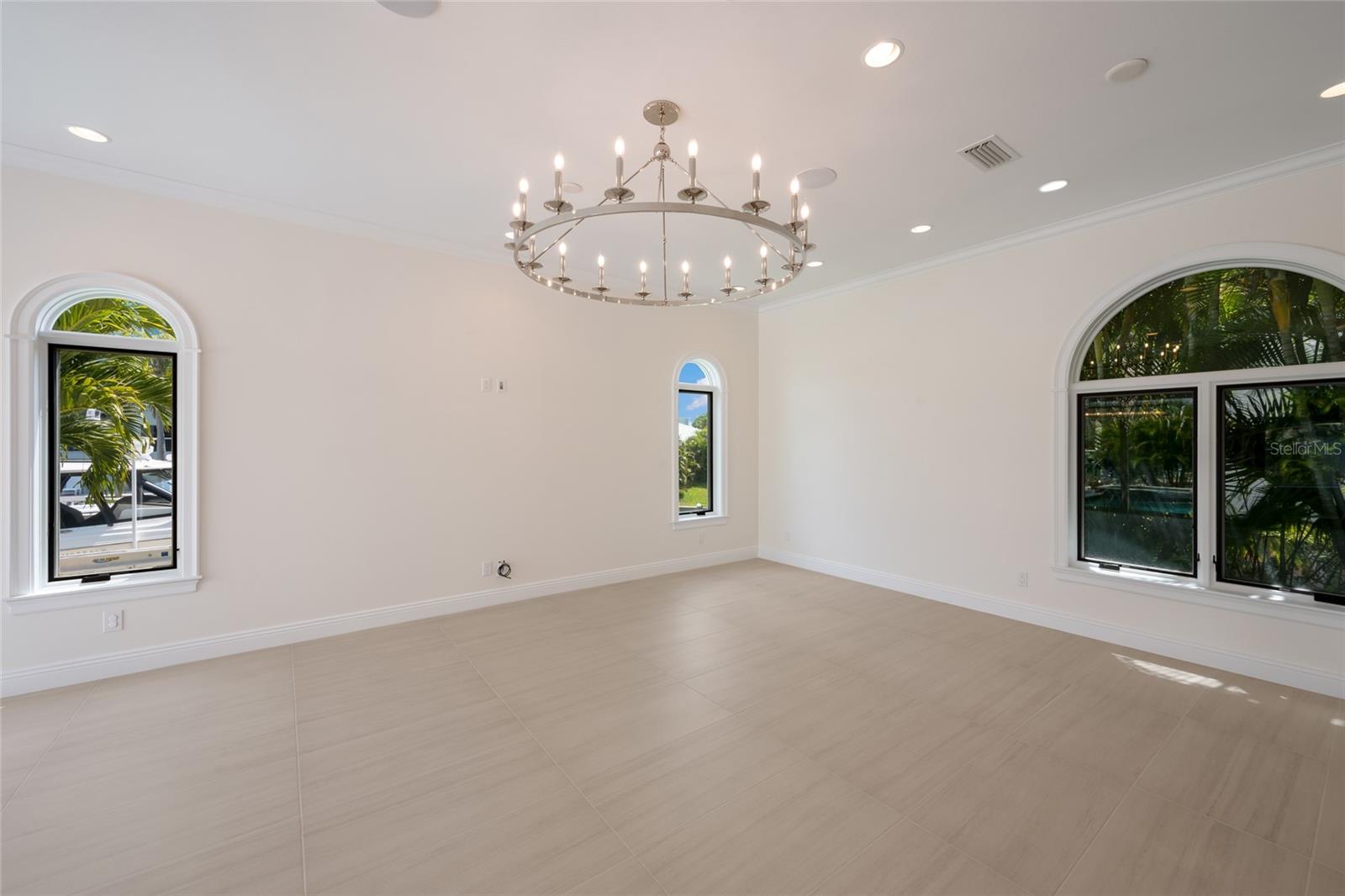 COUNTRY CLUB SHORES - Residential