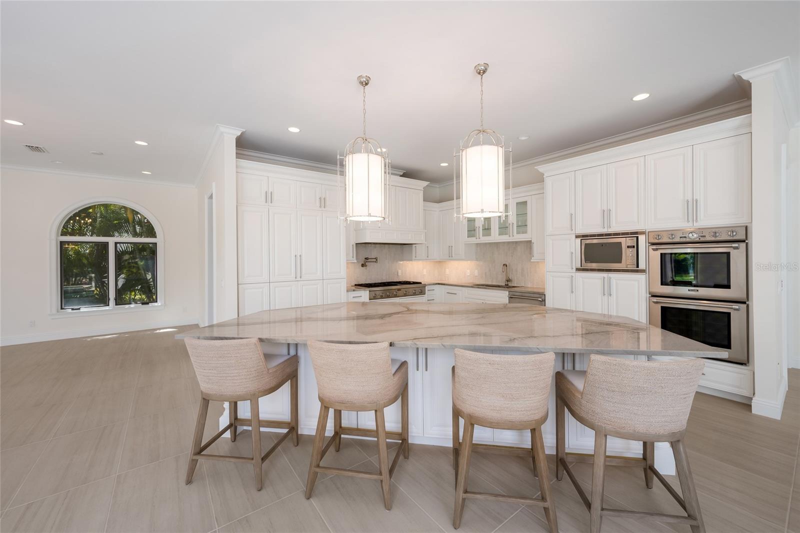 COUNTRY CLUB SHORES - Residential