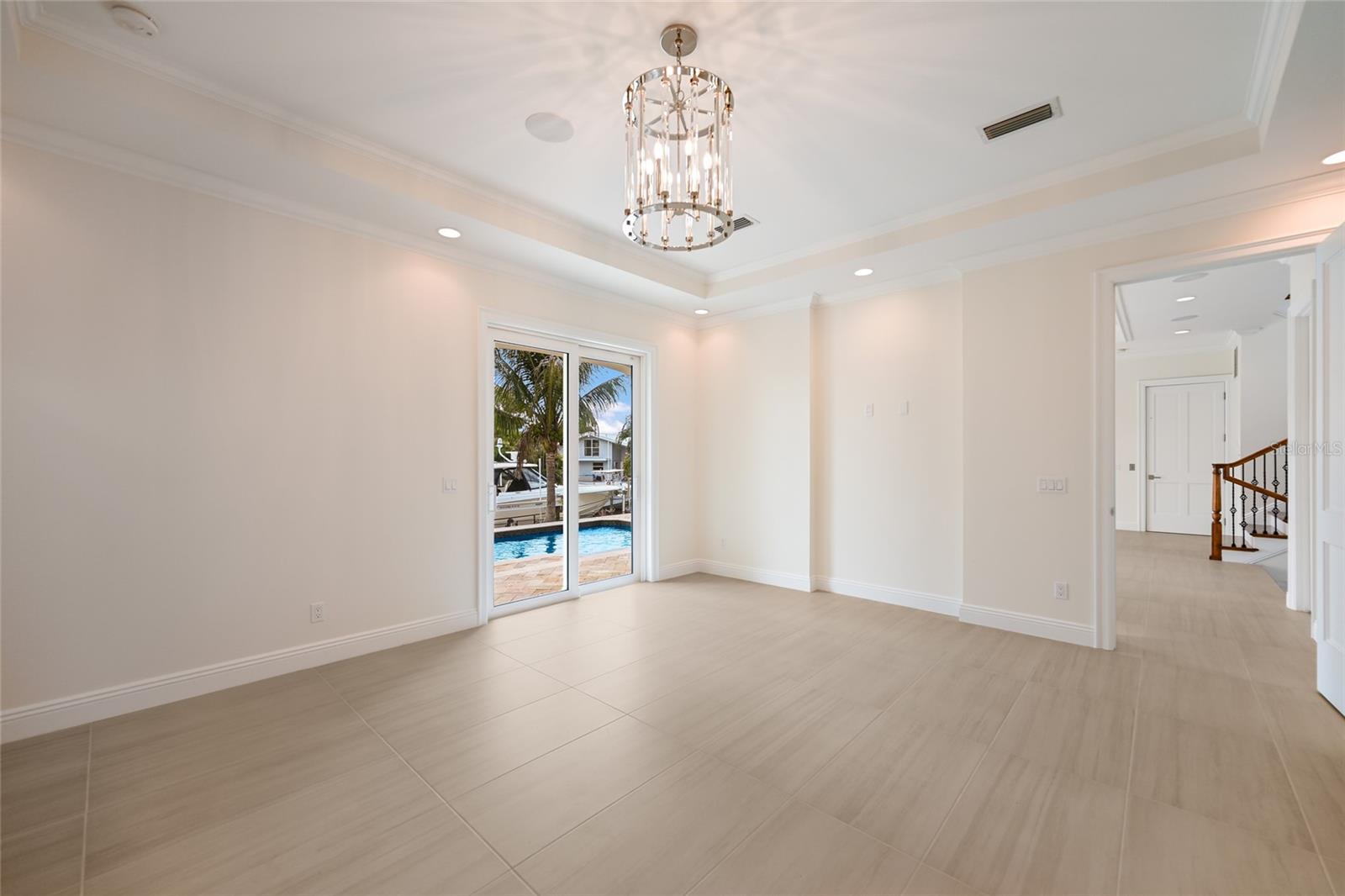 COUNTRY CLUB SHORES - Residential