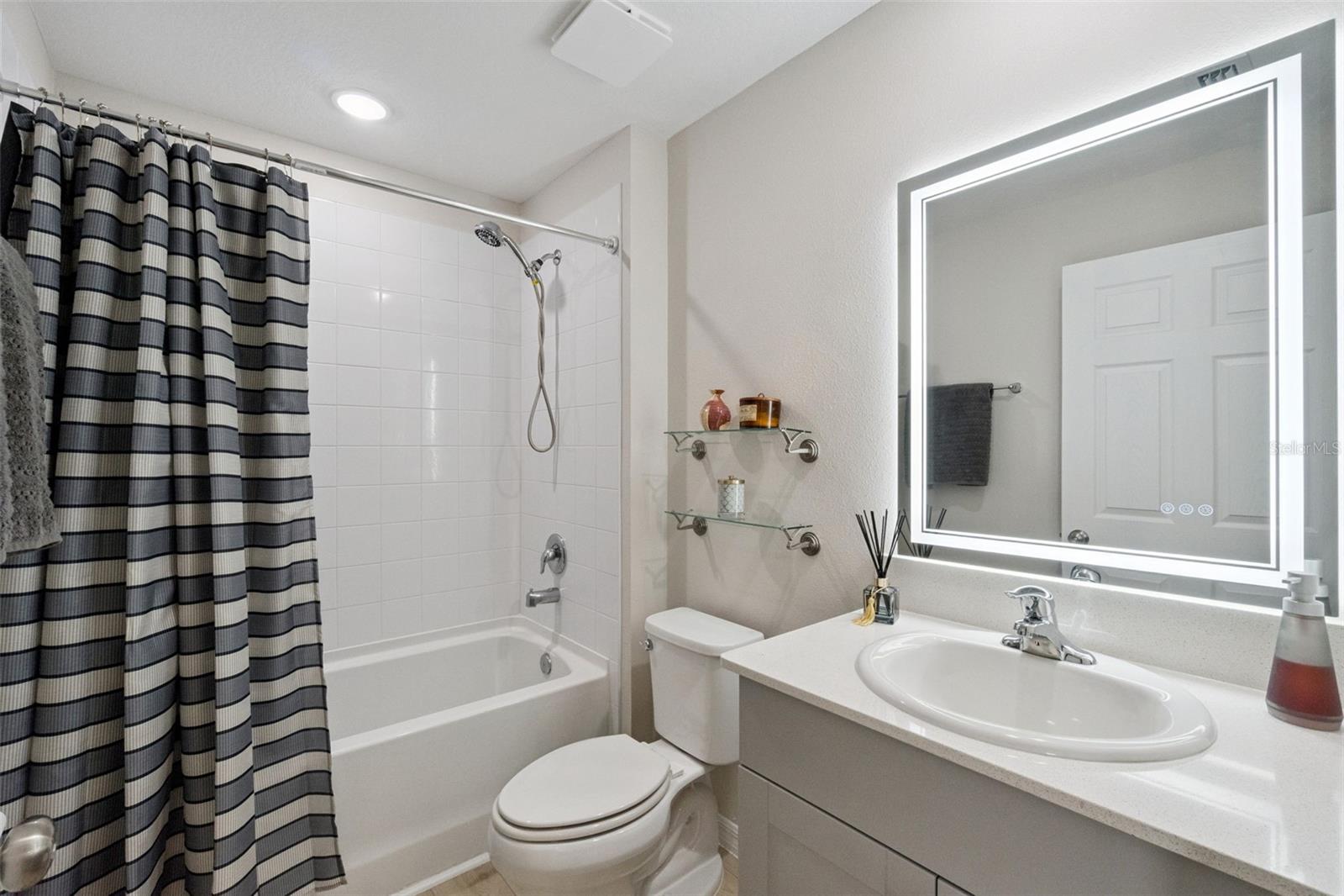 SCENIC TER SOUTH PH 1 - Residential