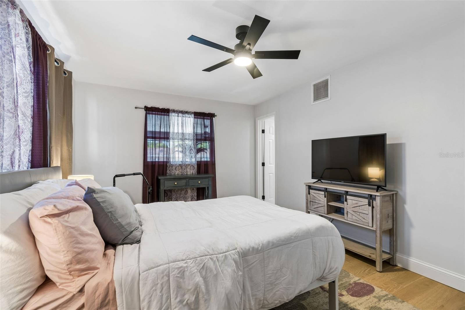 WOODMONT PARK - Residential