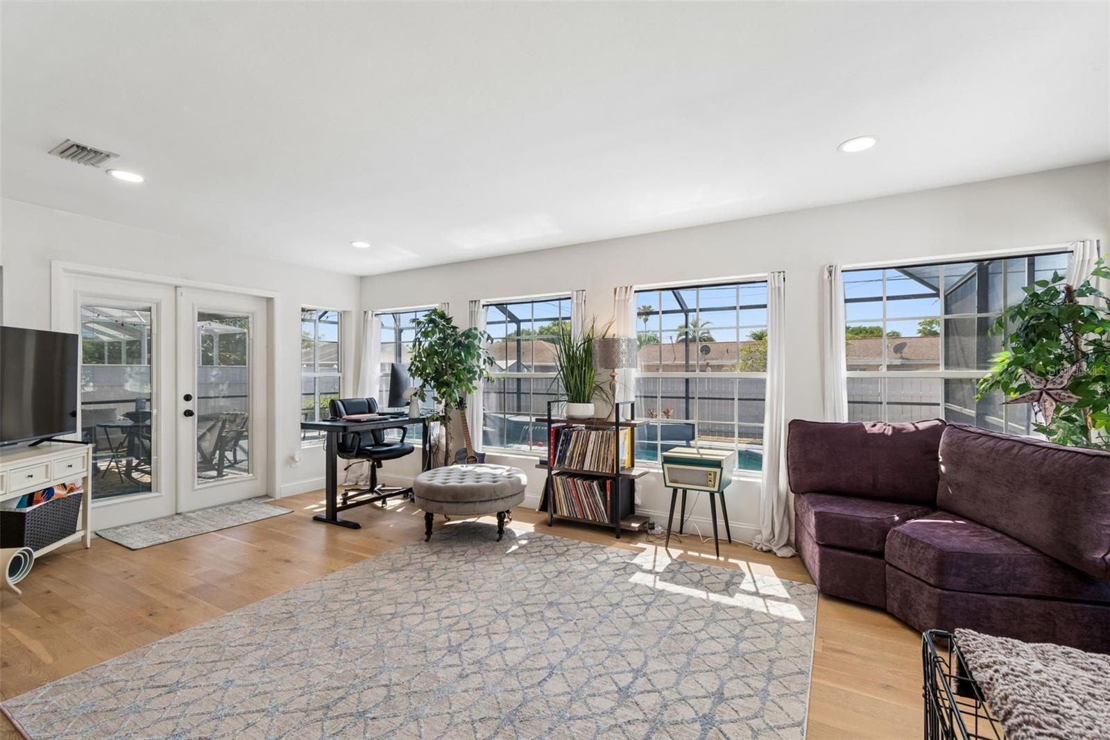 WOODMONT PARK - Residential