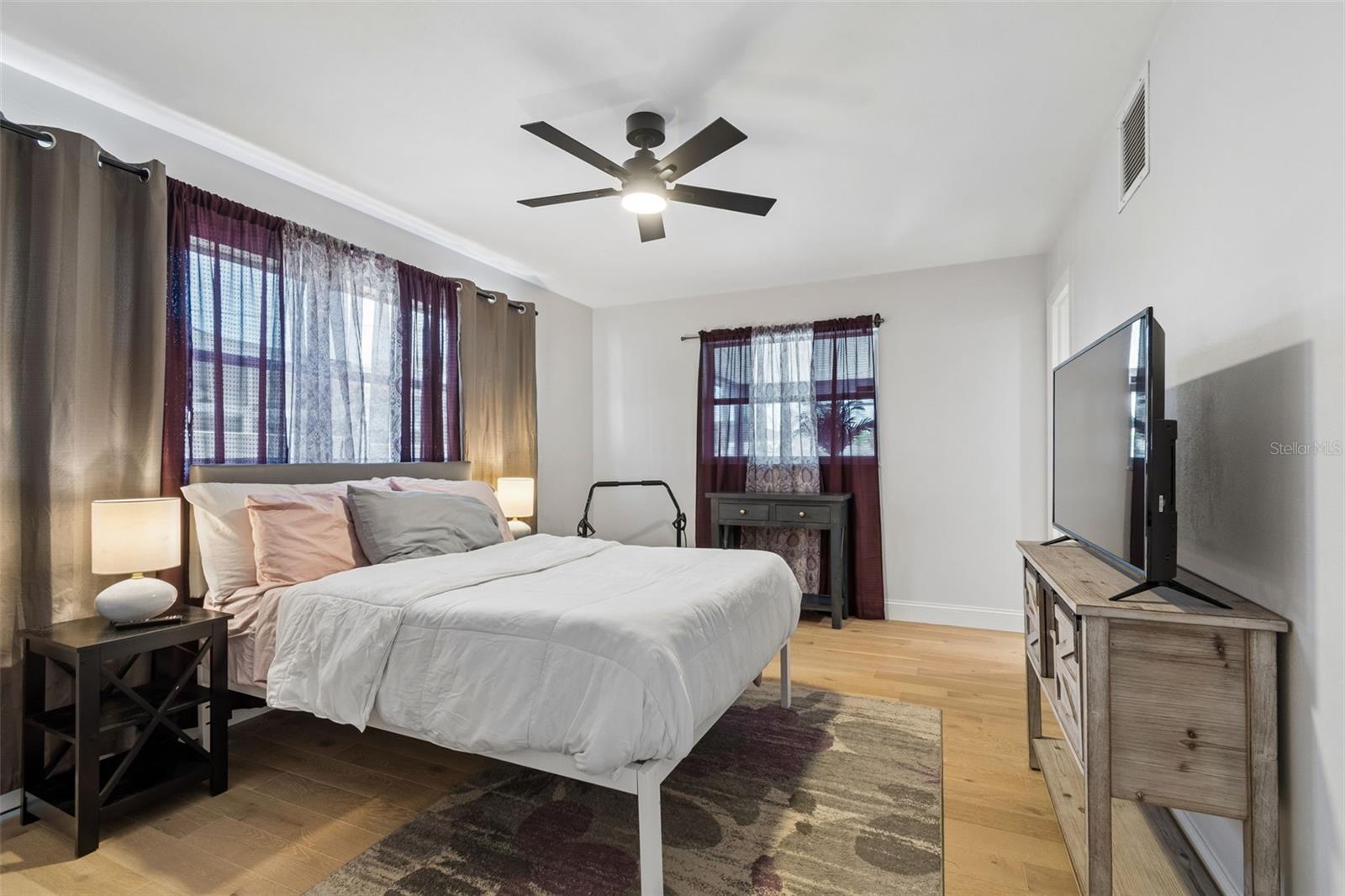 WOODMONT PARK - Residential