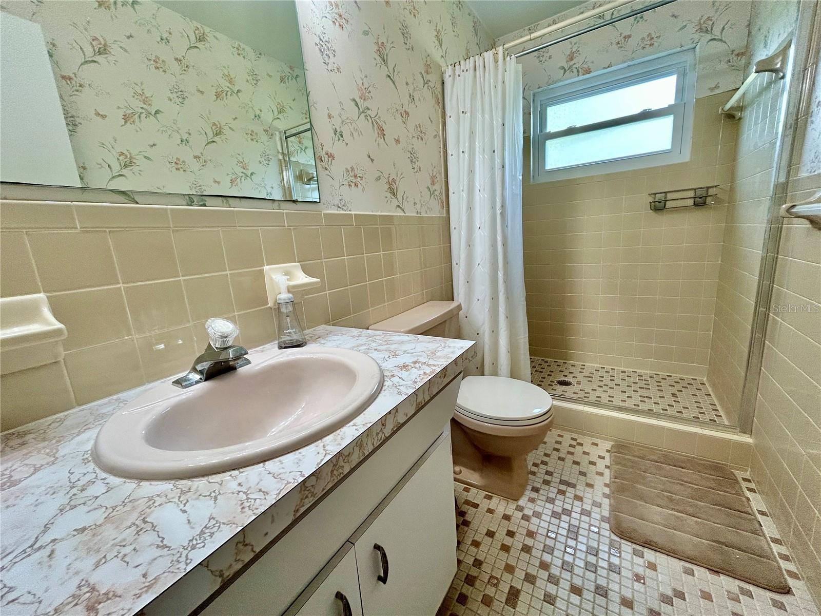 ON TOP OF THE WORLD - Residential