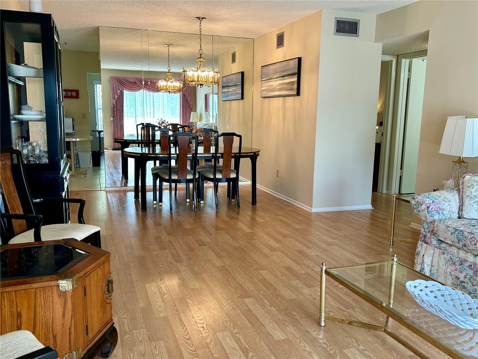 ON TOP OF THE WORLD - Residential