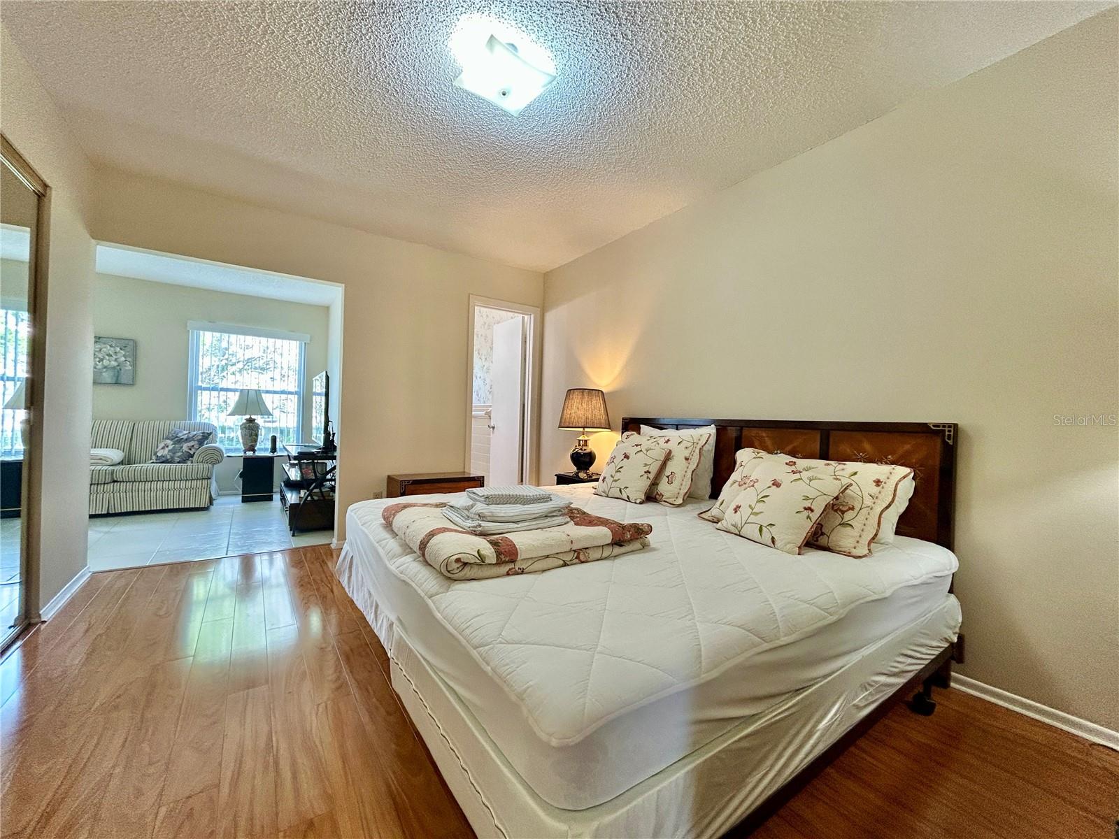 ON TOP OF THE WORLD - Residential