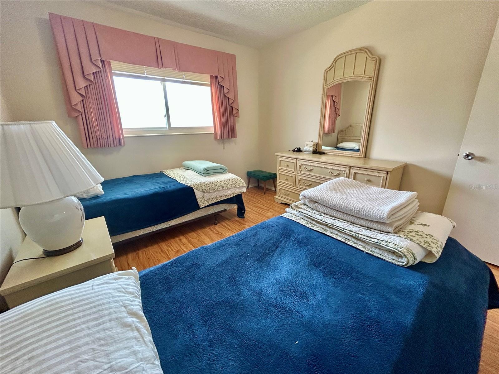 ON TOP OF THE WORLD - Residential