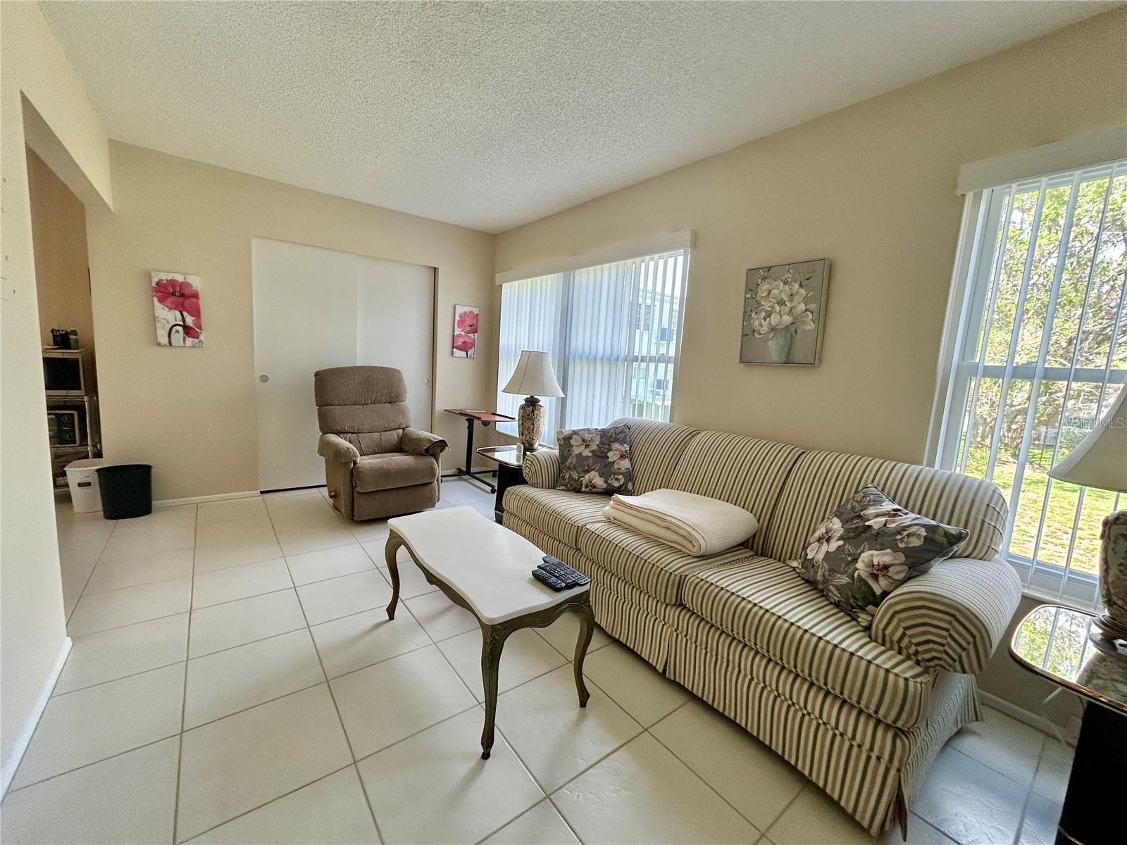 ON TOP OF THE WORLD - Residential