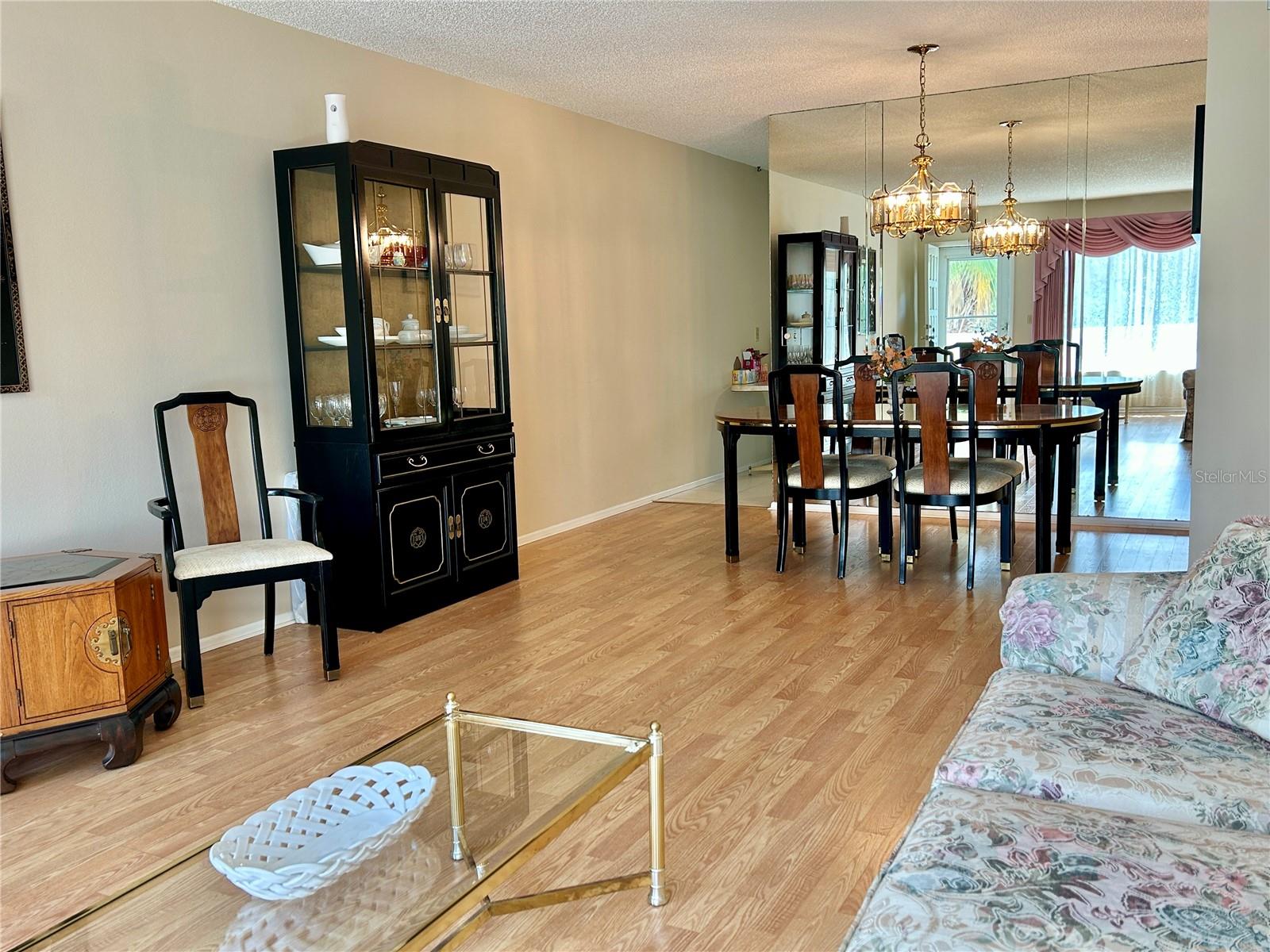 ON TOP OF THE WORLD - Residential