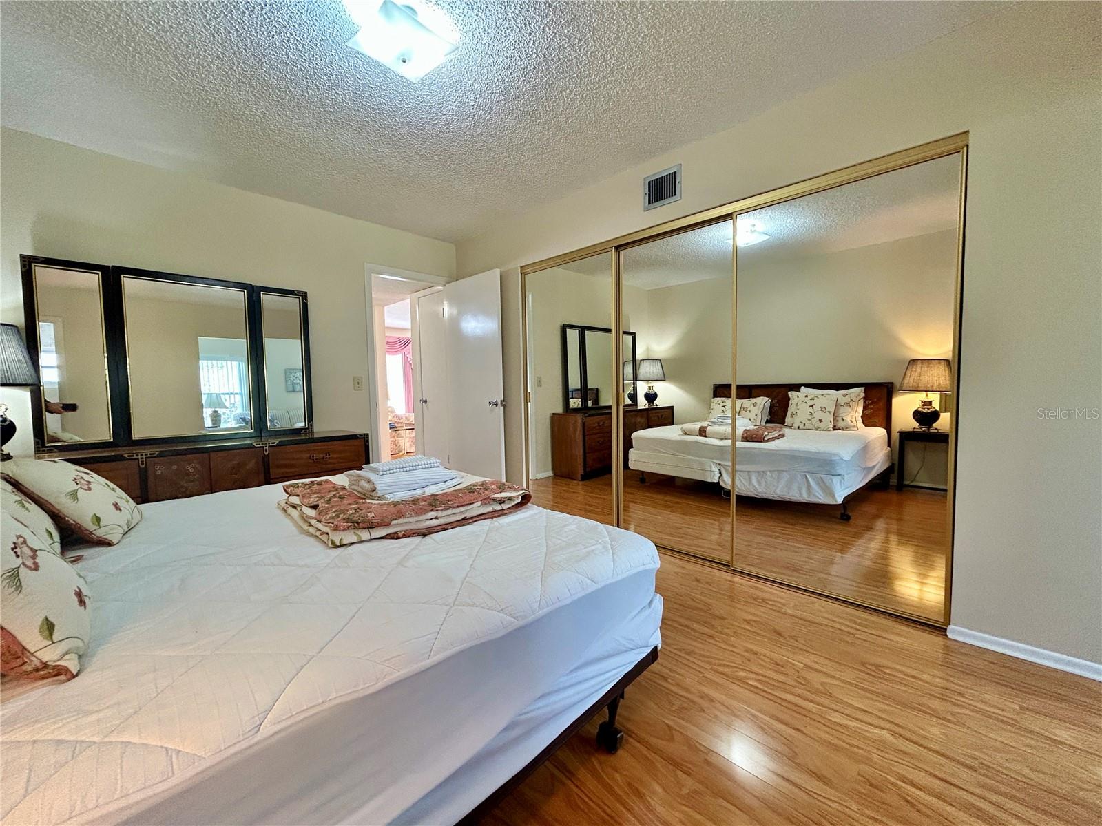 ON TOP OF THE WORLD - Residential