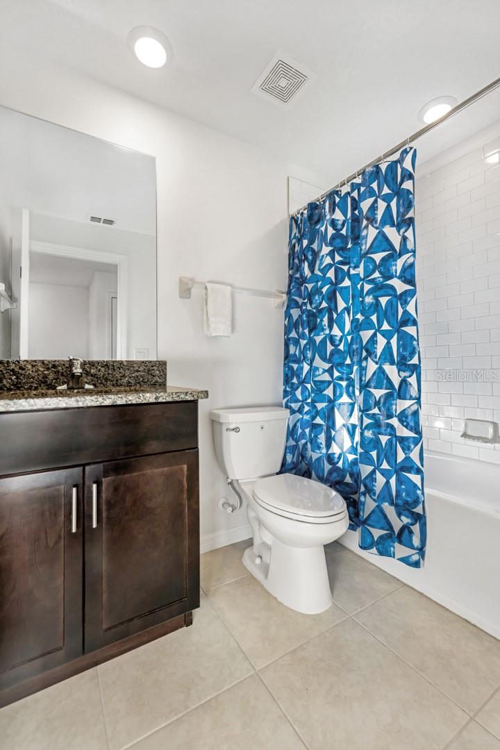 PALM RIVER TWNHMS PH 2 - Residential