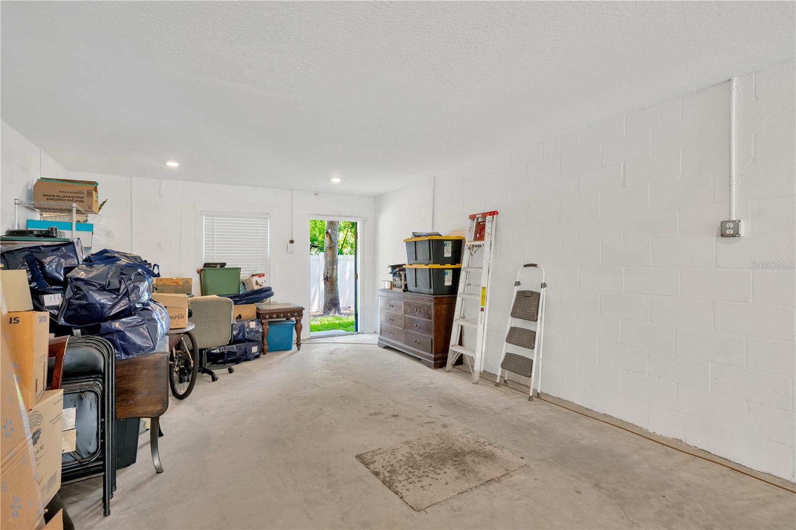 PALM RIVER TWNHMS PH 2 - Residential