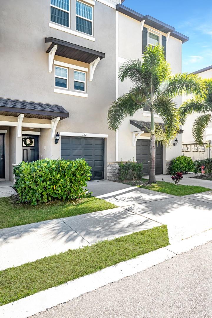 PALM RIVER TWNHMS PH 2 - Residential