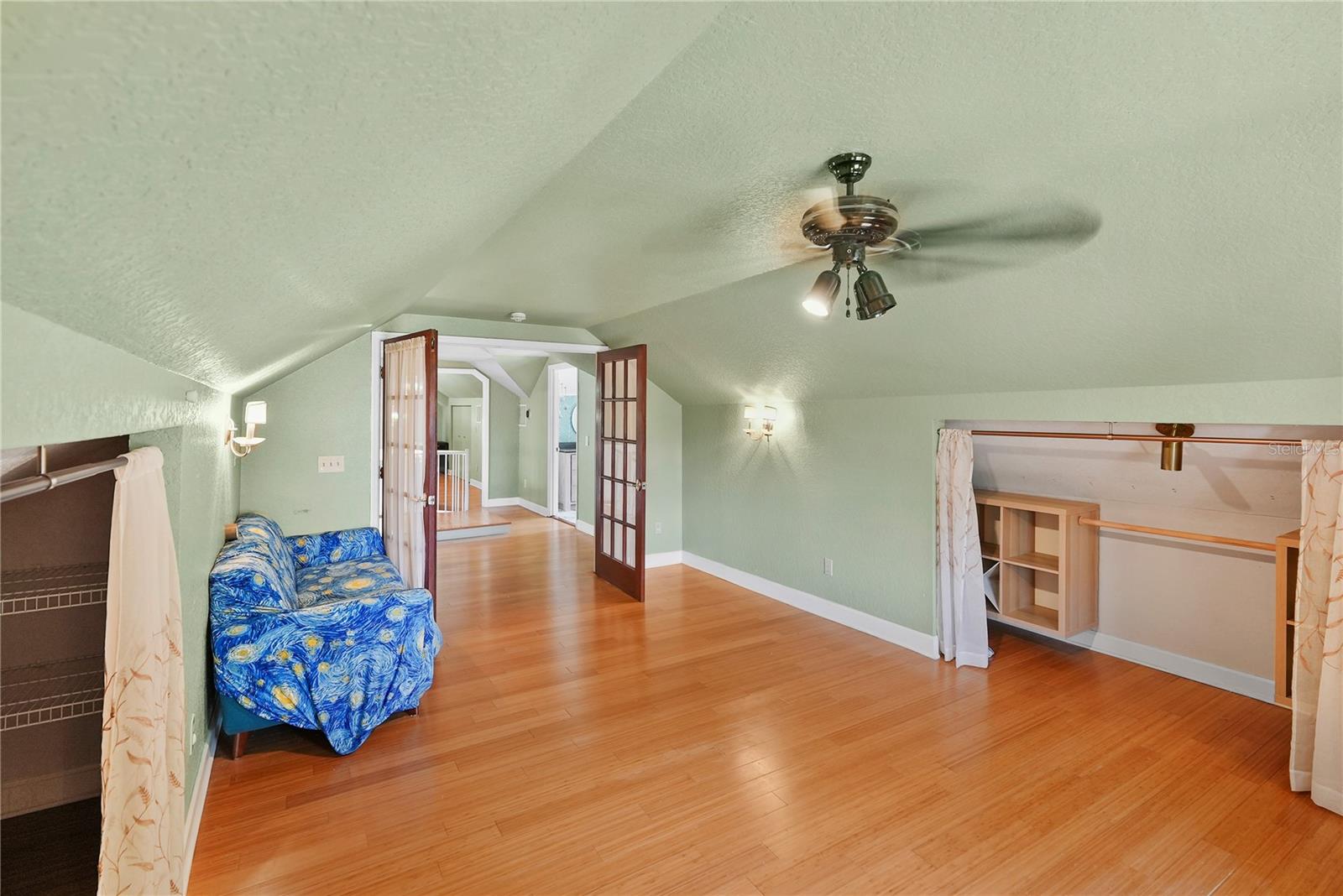 COLONIAL HILLS FIRST ADD - Residential