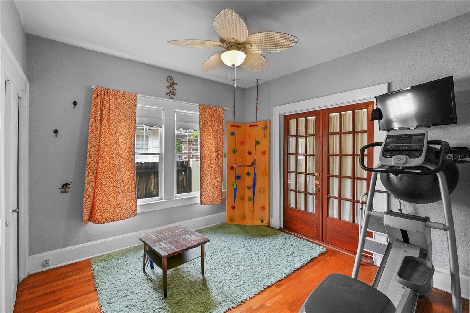 COLONIAL HILLS FIRST ADD - Residential