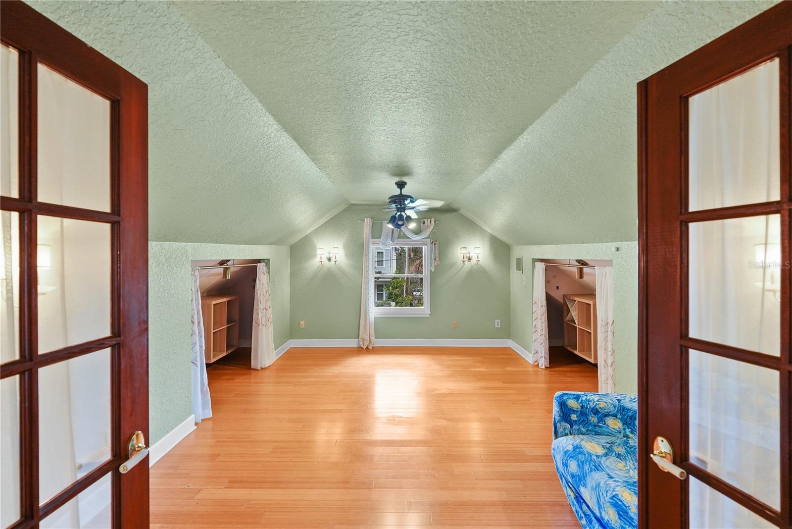 COLONIAL HILLS FIRST ADD - Residential