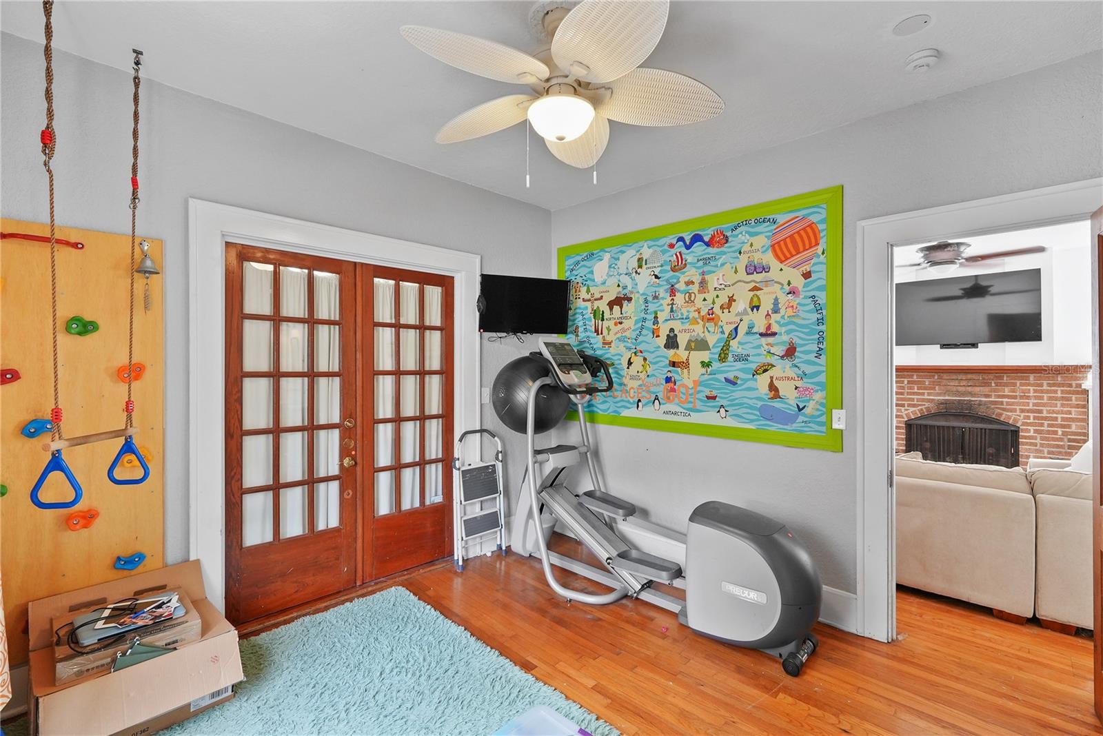 COLONIAL HILLS FIRST ADD - Residential