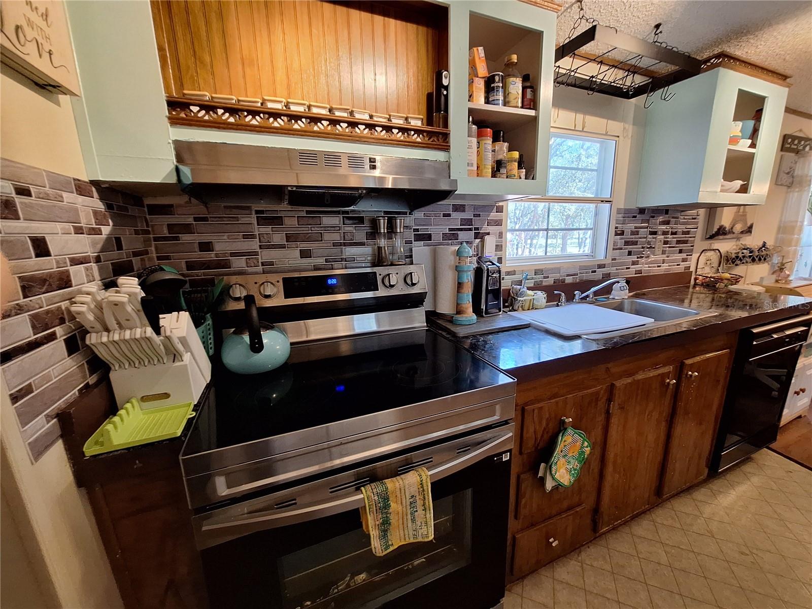 HUDSON GROVE ESTATES - Residential