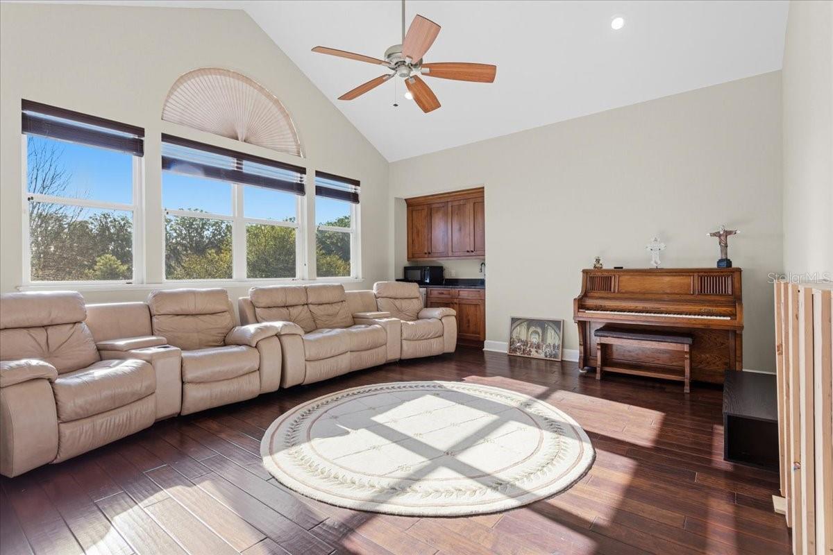 RED OAK ESTATES - Residential