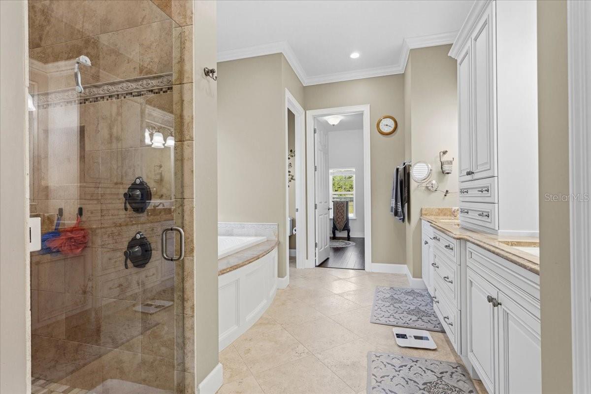 RED OAK ESTATES - Residential