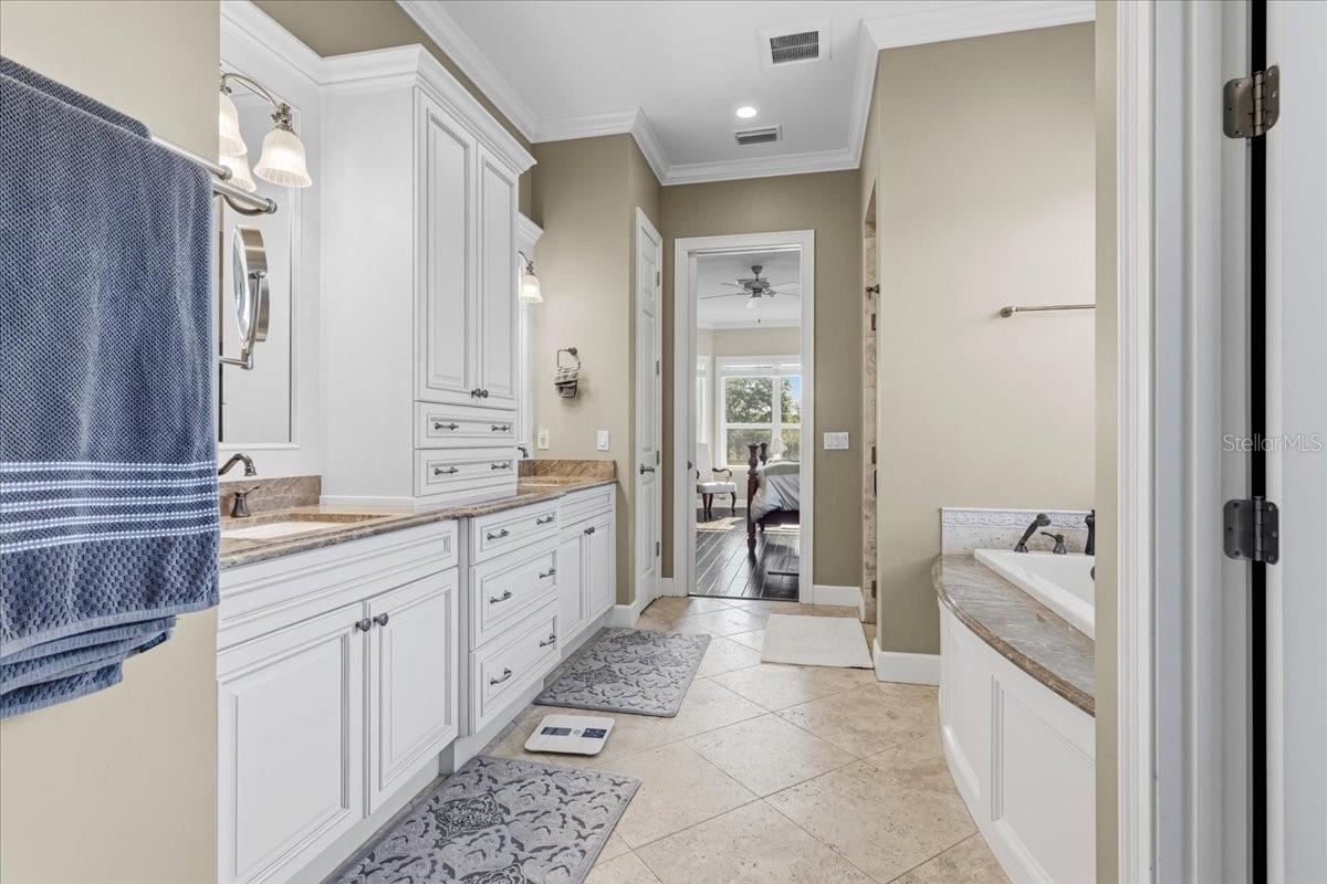 RED OAK ESTATES - Residential