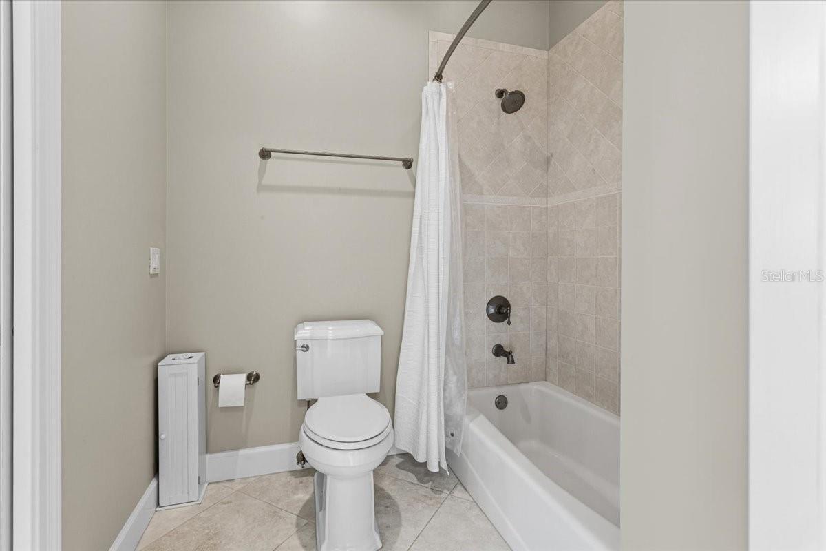 RED OAK ESTATES - Residential