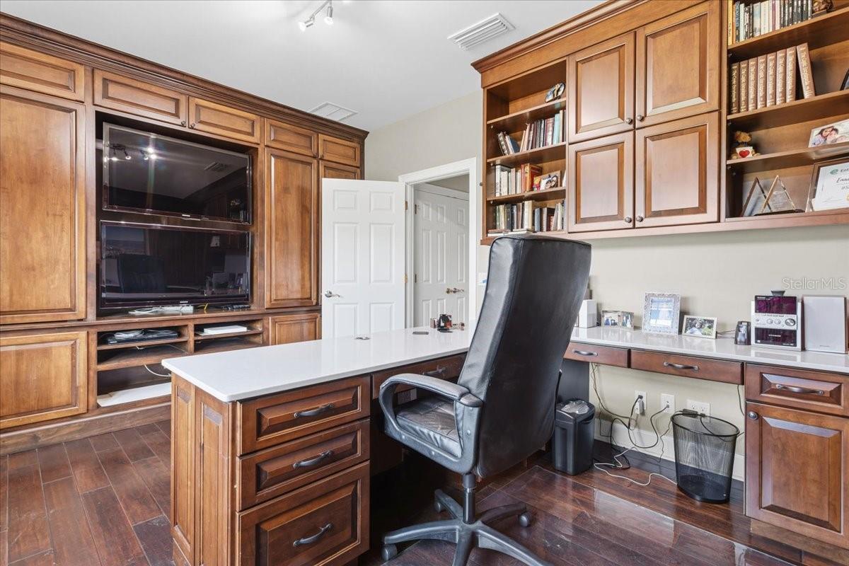 RED OAK ESTATES - Residential