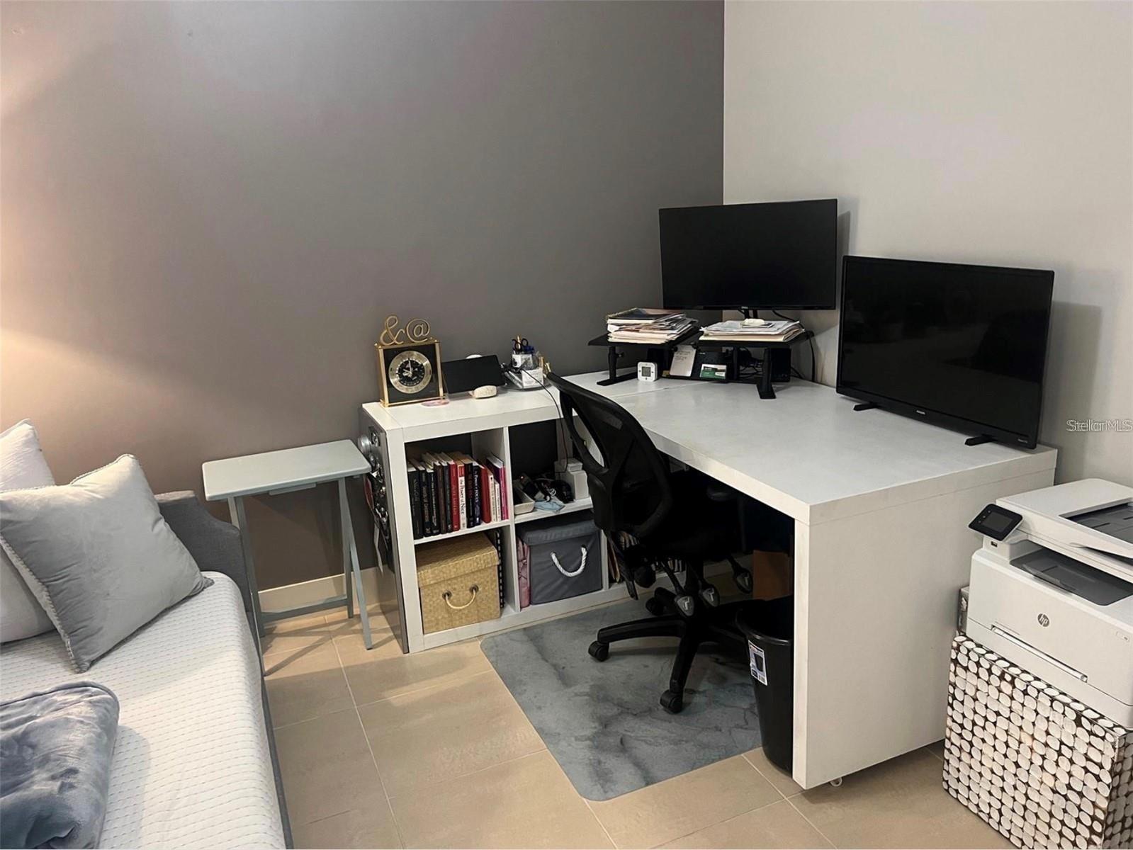 SIGNATURE PLACE CONDO - Residential Lease