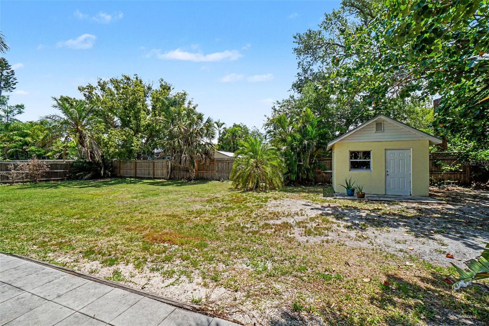 BAY POINT CORR OF - Residential