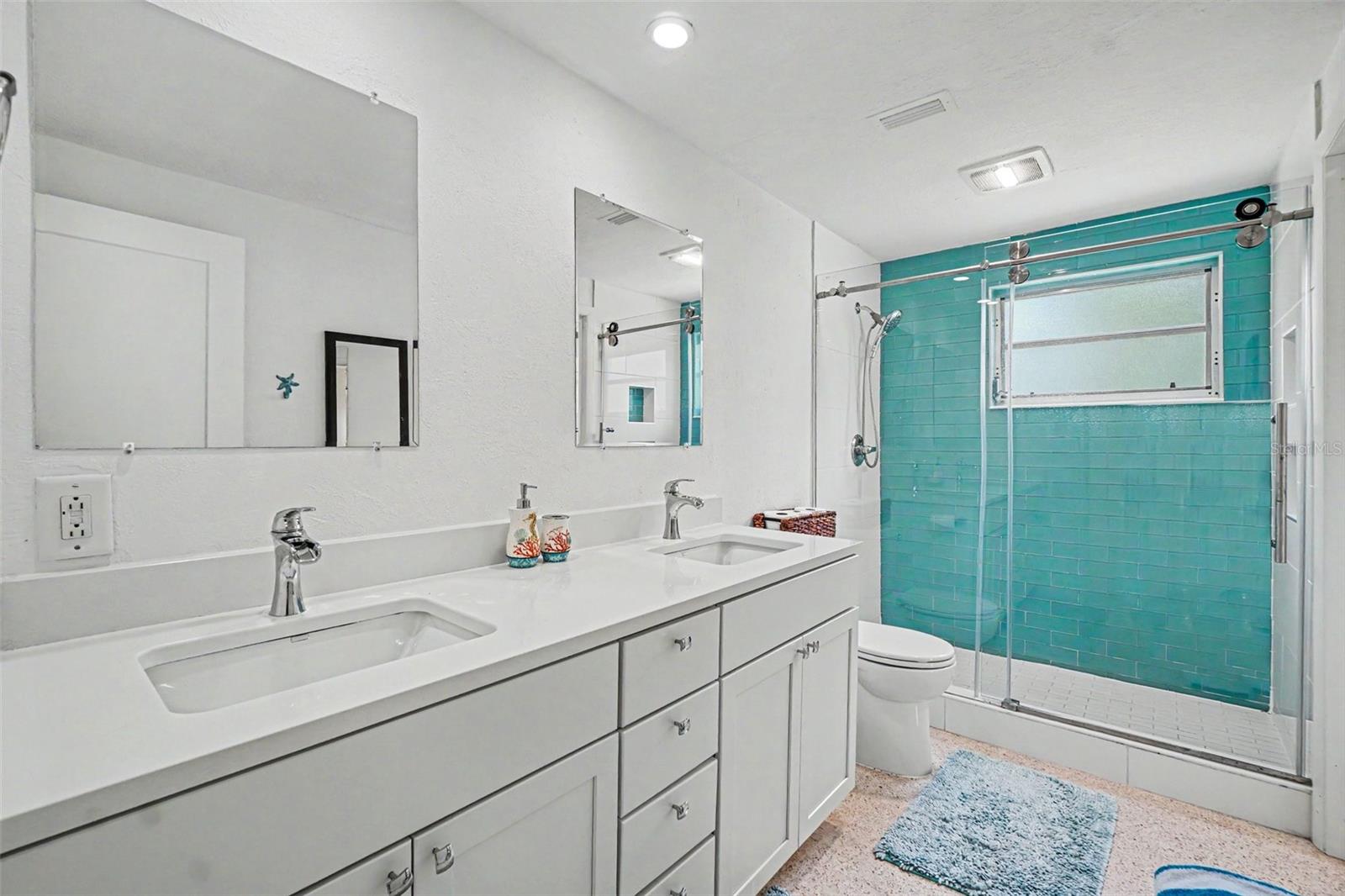 BAY POINT CORR OF - Residential