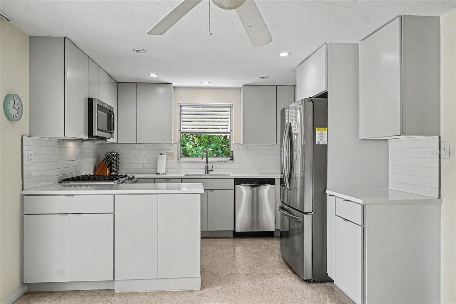 BAY POINT CORR OF - Residential