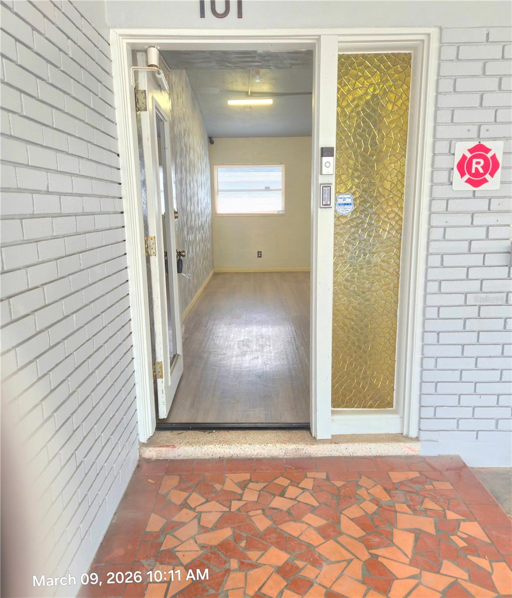 BRANDON GARDENS - Commercial Lease