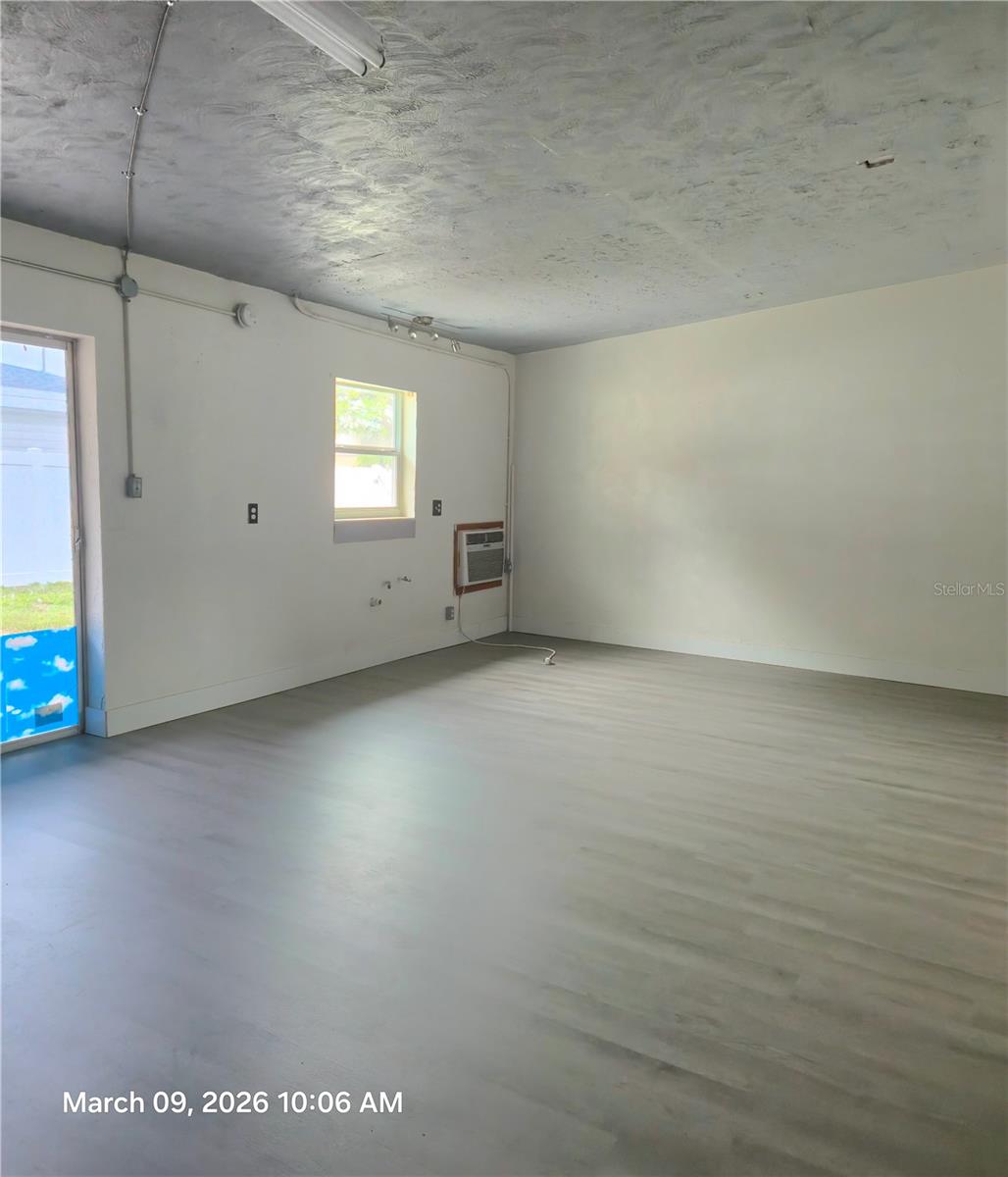 BRANDON GARDENS - Commercial Lease