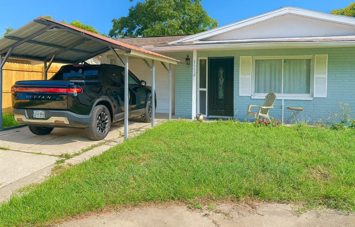 Don’t miss this incredible opportunity! The seller is highly motivated and ready to sell – cash offers only. This property is perfect for investors looking to renovate and maximize returns. Featuring great potential with plenty of space and a solid layout, it’s ideal for a quick flip, long-term rental, or your next rehab project.
With the right vision, this home can be transformed into a standout investment property. Conveniently located near schools, shopping, dining, and major roadways, it offers both accessibility and potential future value.